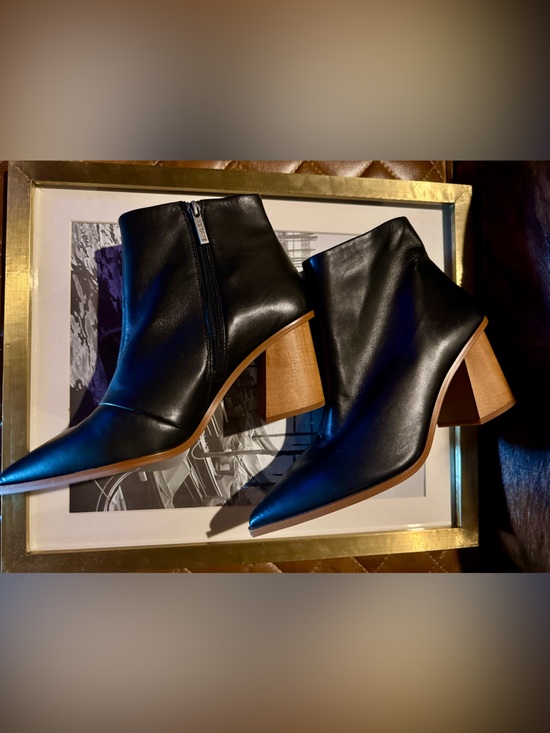 1. State Shoes - New without tag Women’s 1 State Black Leather Boots - Plus gift 🎁